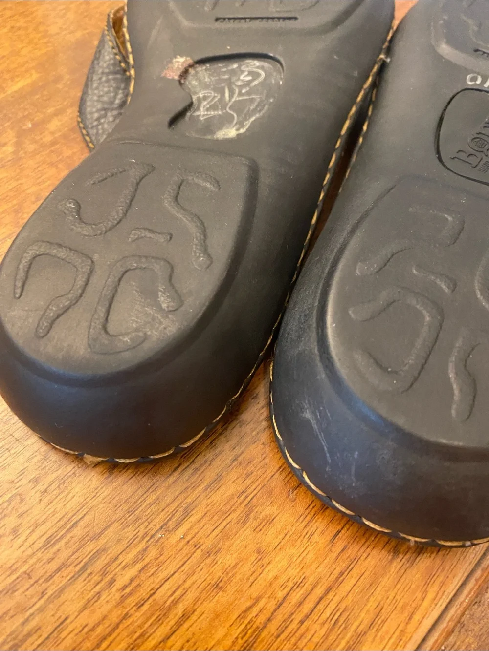 Born Sandals Women's Size 7 Casual Slip On Thong Black Leather